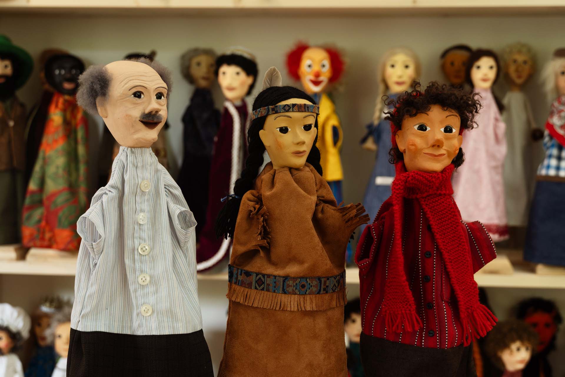 Opa, Indianer und Junge-Figur.